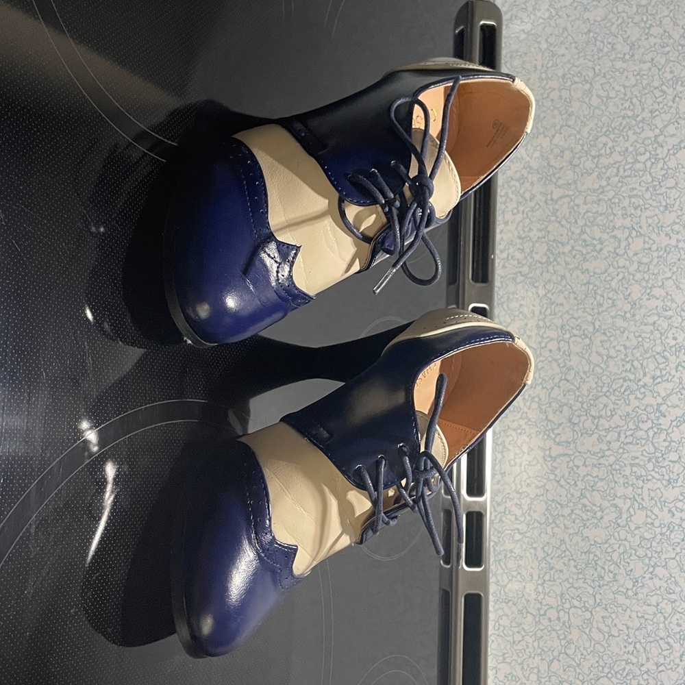 Chase + Chloe Dora Retro Pinup Wingtip Oxfords Navy & White Size 8